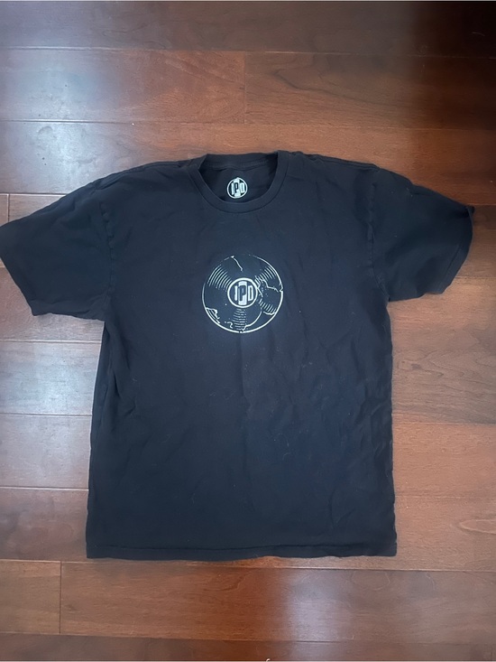 IPD Other - Men's Black Graphic Record Logo Tee